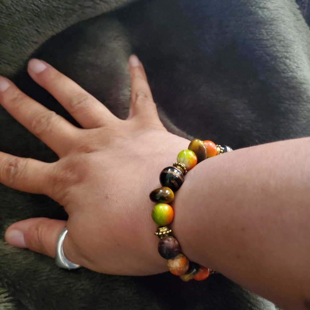 3 for $20 🤑Multi-colored mood bracelet